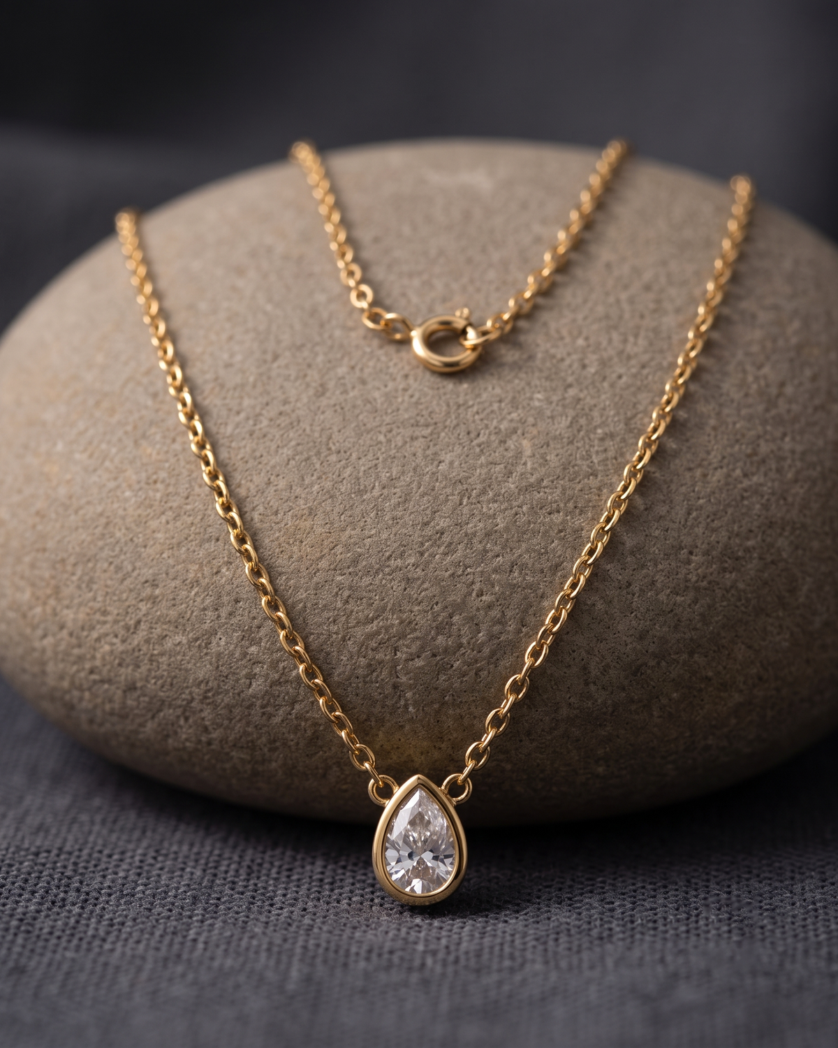 Teardrop Crystal Necklace (Anti Tarnish)
