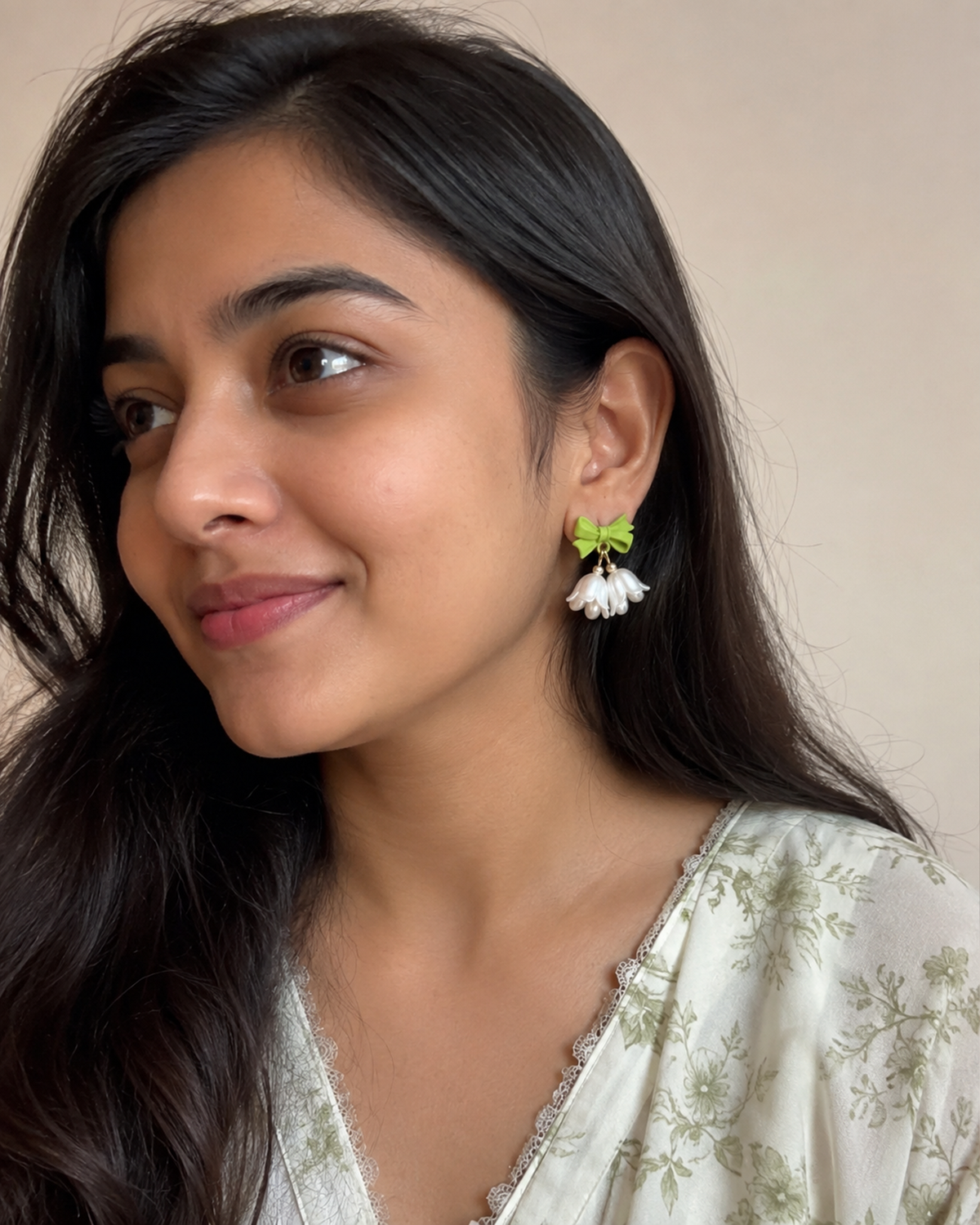 Green Bow Pearl Earring