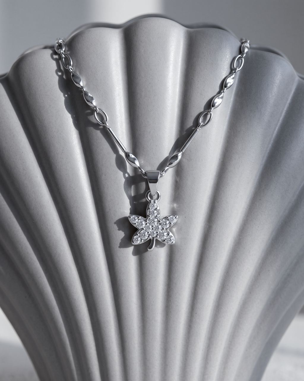 Clover Leaf Necklace (Anti Tarnish)