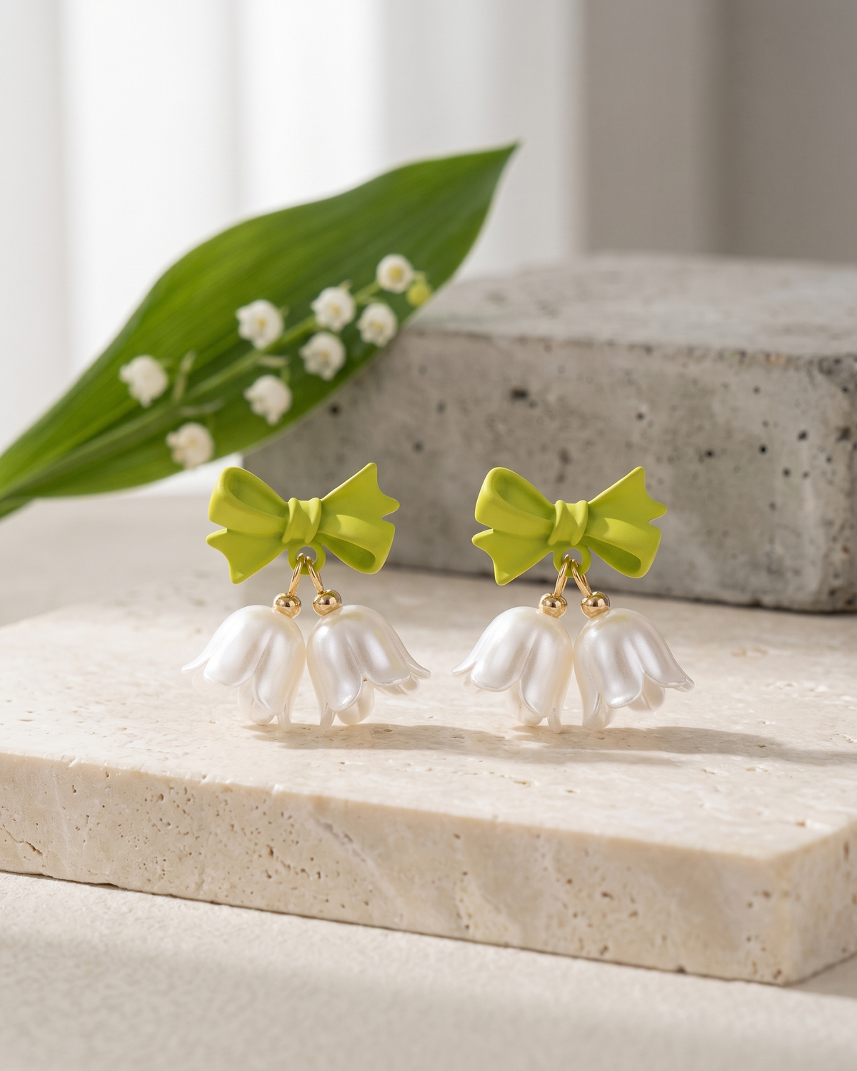 Green Bow Pearl Earring