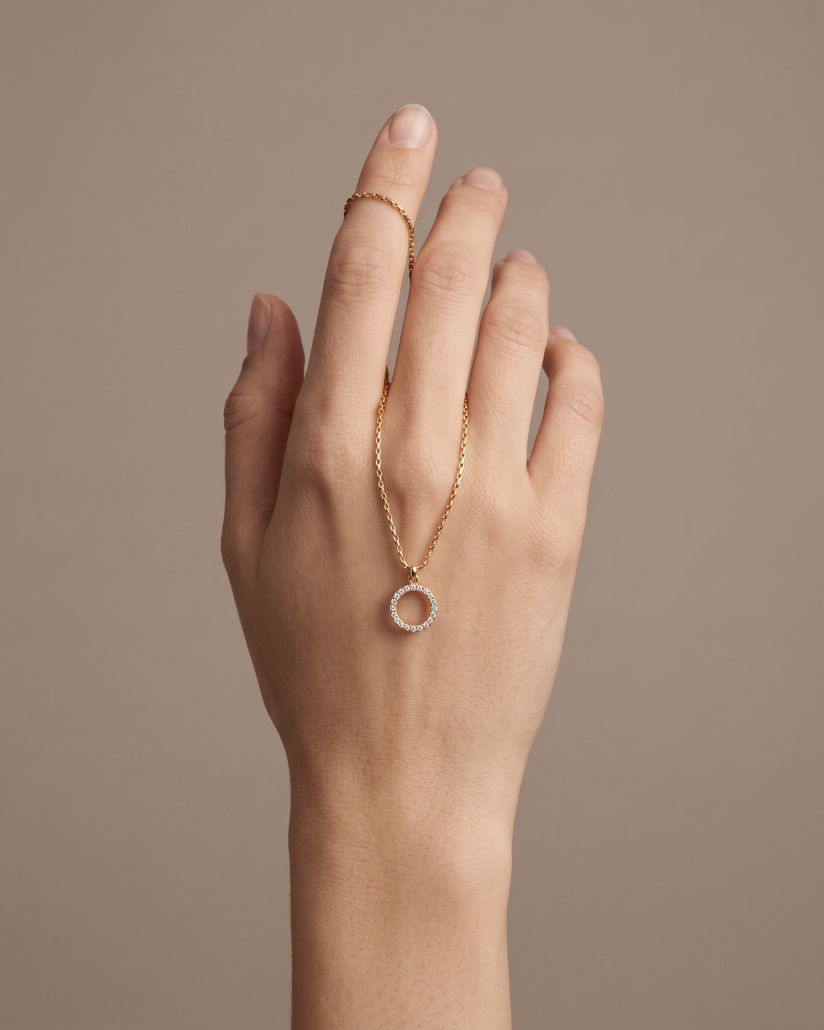 Elegant Crystal Circle Pendant Necklace (Anti Tarnish)