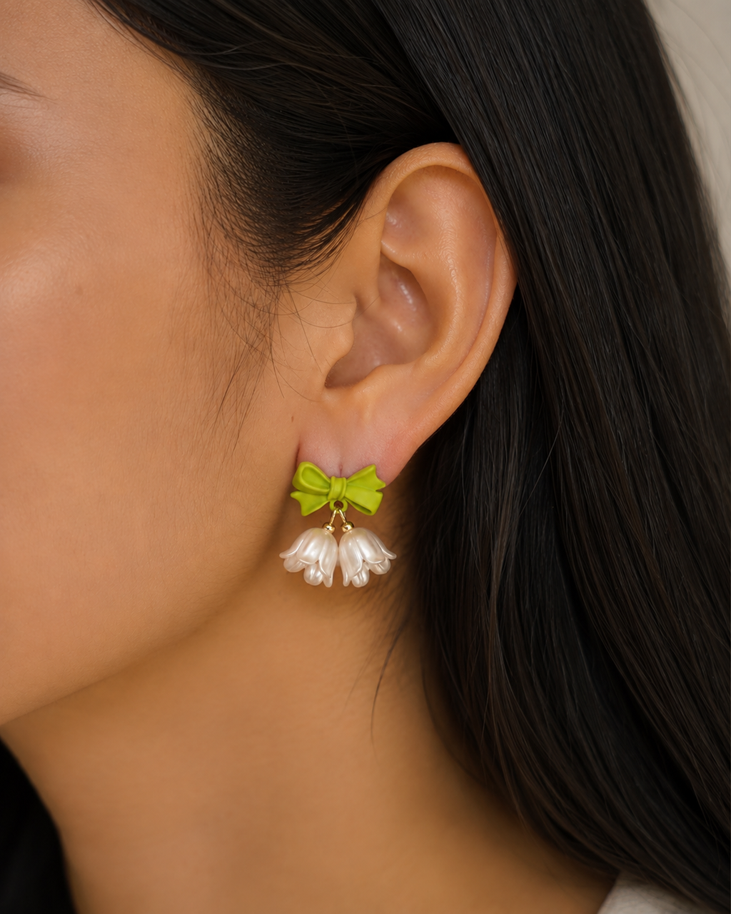 Green Bow Pearl Earring