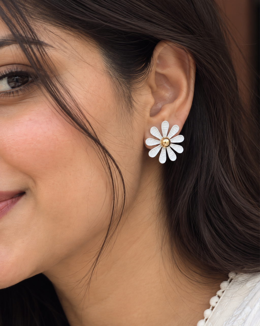 White Daisy Flower Stud Earrings