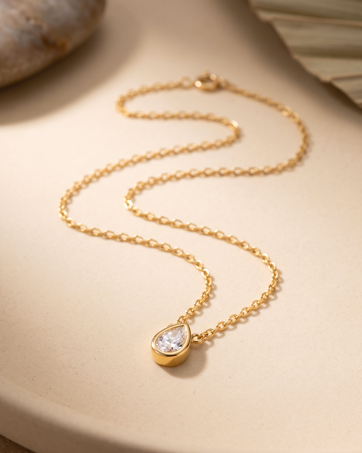 Teardrop Crystal Necklace (Anti Tarnish)