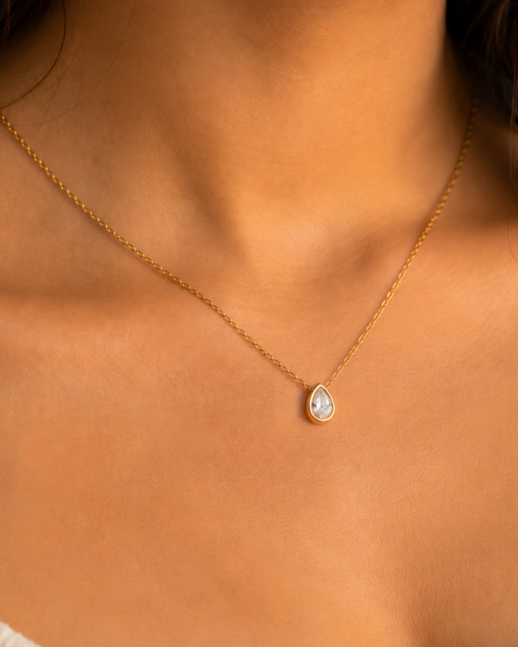 Teardrop Crystal Necklace (Anti Tarnish)