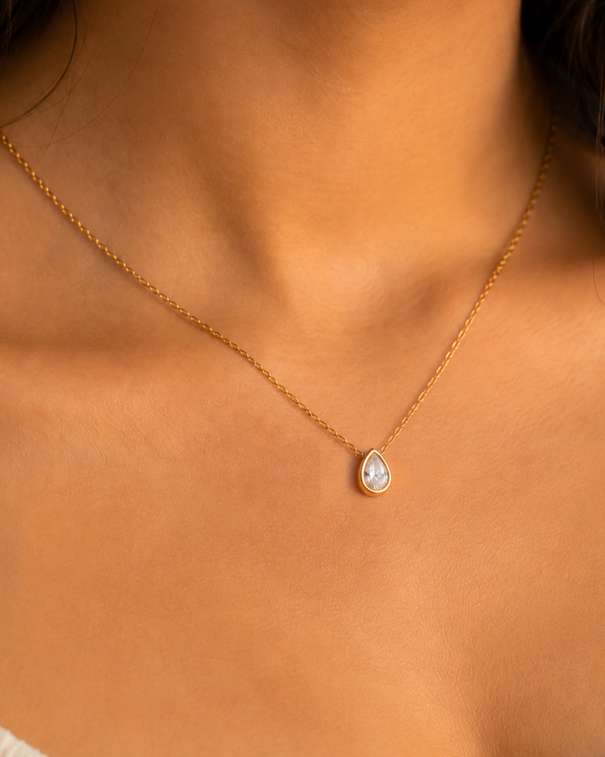 Teardrop Crystal Necklace (Anti Tarnish)