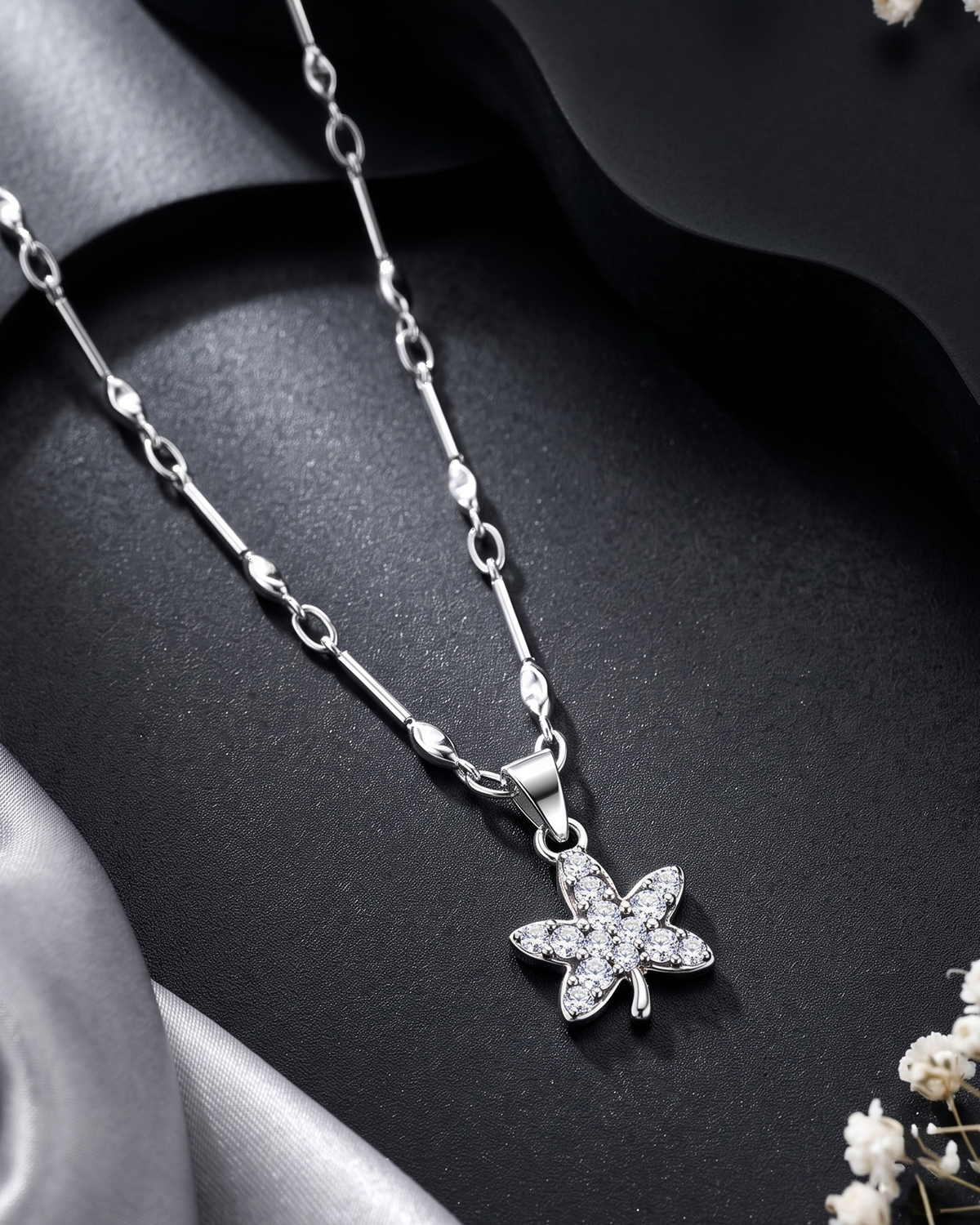 Clover Leaf Necklace (Anti Tarnish)